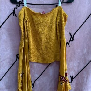 Guess Off the Shoulder Top